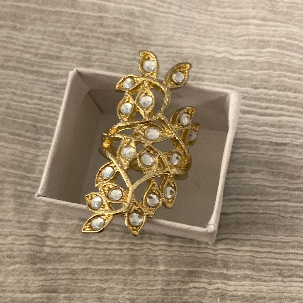 Elegant Gold Leaf Ring with Diamond Accents